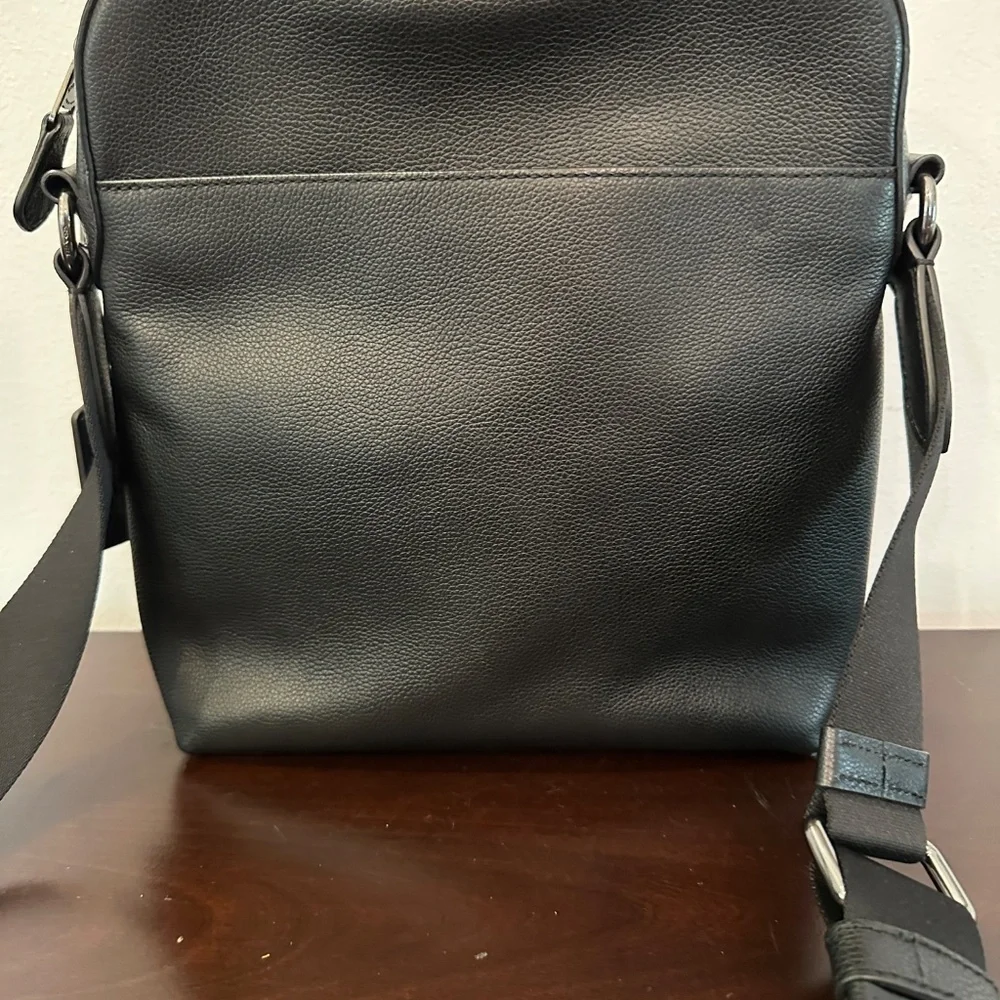 Coach Flight Messenger Crossbody Men’s Black Pebble Leather Bag C2057-F68014 EUC
